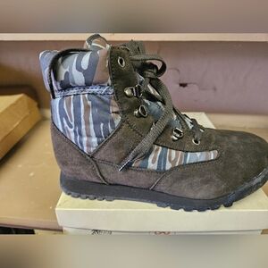 Vintage Pro Line Grey Tiger Stripe Camo Hiking Boots